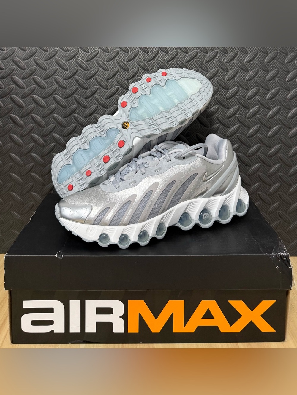 Nike Air Max DN8 Wolf Grey Metallic Silver Bullet HF5509-001 Womens Size 8